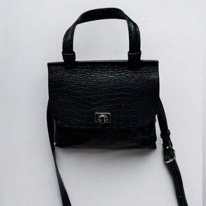 Lucque pebble leather small satchel with crossbody strap! Black, elegant